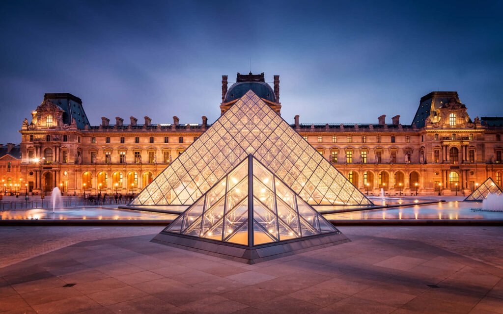 متحف اللوفر باريس